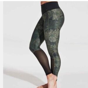 CALIA by Carrie Underwood Green Camo Mesh Leggings Ladies Size S